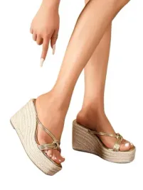 shein-klapki-damskie-na-koturnie-ze-zlotymi-paskami-39-1ef