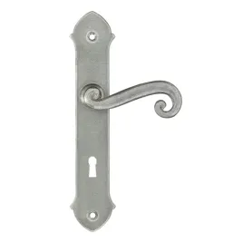 klamka-do-drzwi-malta-z-szyldem-na-klucz-72mm-stalowa