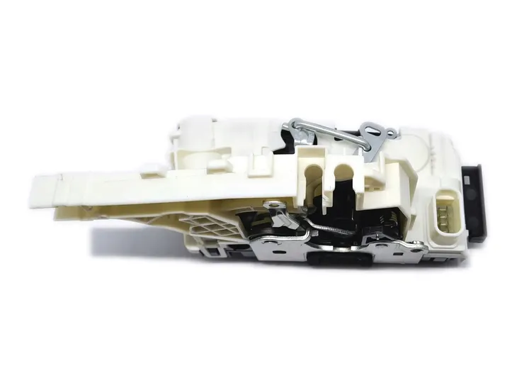 zamek-drzwi-tyl-crafter-sprinter-06-premium-producent-czesci-pyro