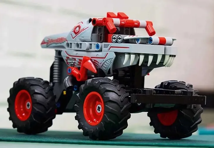 lego-technic-monster-jam-thunderroarus-z-napedem-typu-pull-back-stan-opakowania-oryginalne