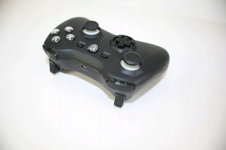 2-x-2-x-gamepad-force-msi-gc20-v2-black-wibracje-pc-android-zasilanie-usb