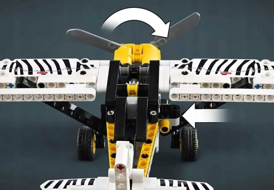 lego-technic-samolot-transportowy