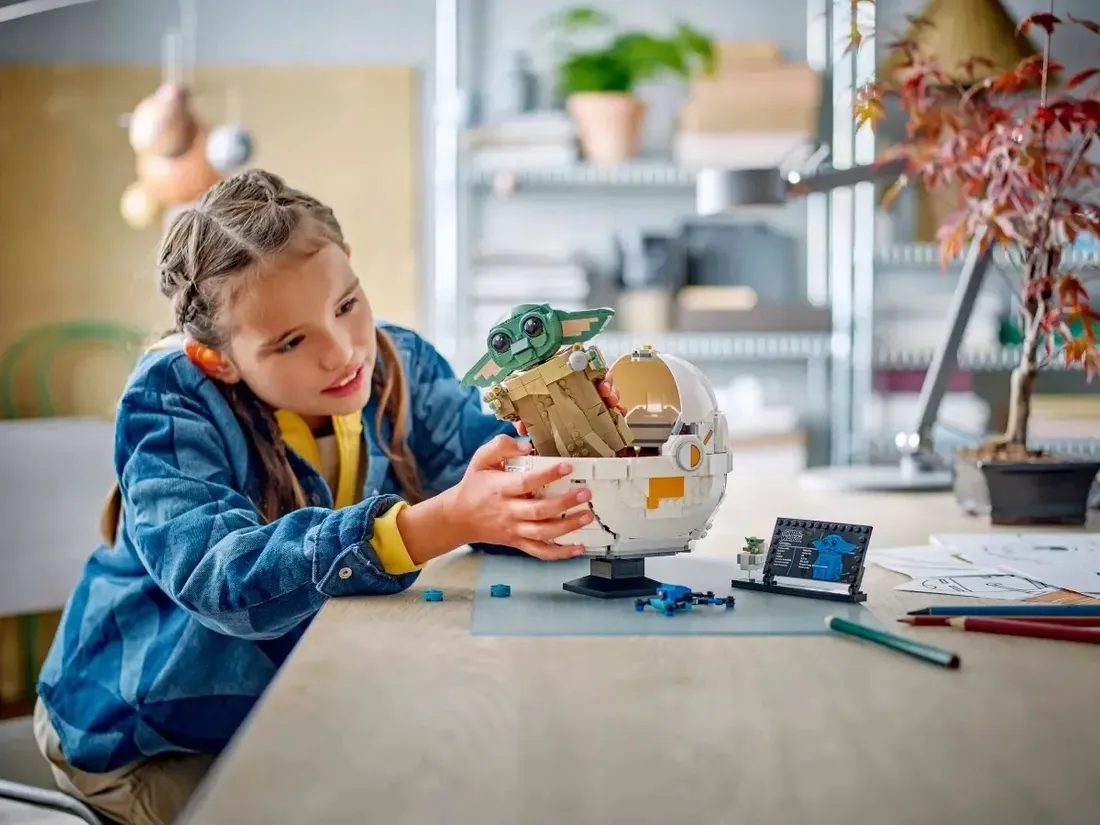 lego-star-wars-grogu-w-wozku