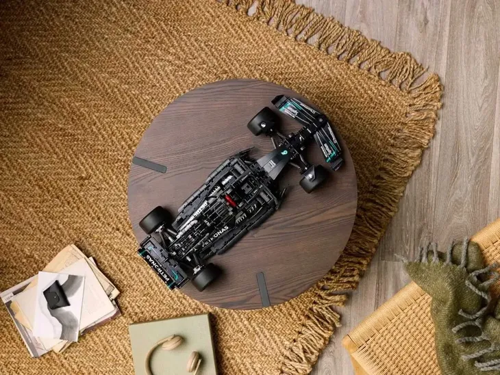 lego-technic-mercedes-amg-f1-w14-e-performance-stan-opakowania-oryginalne