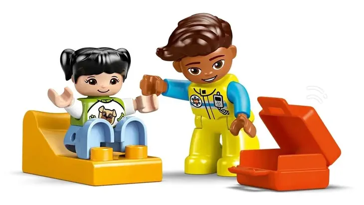 lego-duplo-karetka-z-kierowca-wiek-dziecka-2-lata