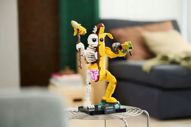 lego-fortnite-skorkosciec-waga-z-opakowaniem-1-747-kg