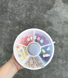 naklejki-imienne-wodoodporne-imienniki-na-przybory-szkolne-bidon-lunchbox