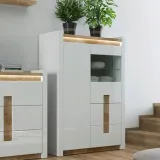 witryna-gablota-do-salonu-bialy-jasny-dab-alameda-nowoczesna-elegancka-kolor-mebla-bialy