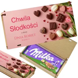 prezent-na-dzien-kobiet-do-pracy-eleganckie-pudelko-na-czekolade-kolezanek