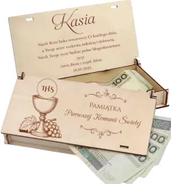 prezent-na-pierwsza-komunie-swieta-pudelko-na-pieniadze-medalik-pamiatka