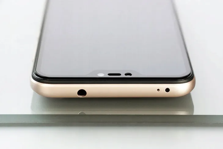 2-x-3mk-hg-max-lite-iphone-14-pro-max-czarny-black-konstrukcja-otwory-na-czujniki-przyciski-powloka-oleofobowa-zaokraglone-krawedzie-zaokraglone-rogi