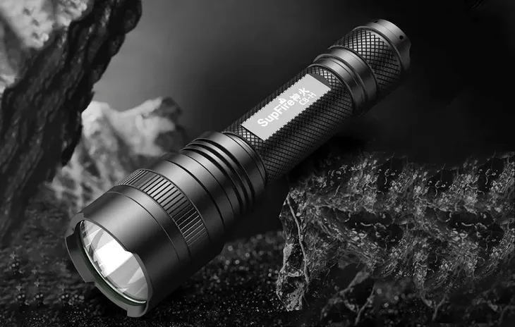 2-x-latarka-superfire-c8-h-1200lm-usb-zrodlo-swiatla-led