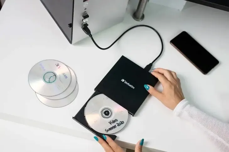 nagrywarka-blu-ray-4k-slim-usb-c-verbatim-do-pc-i-mac-rodzaj-napedu-nagrywarka-blu-ray