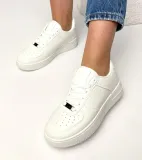 biale-sneakersy-na-platformie-brigitte-stan-opakowania-oryginalne