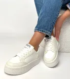 biale-sneakersy-na-platformie-solange-ocieplenie-nie