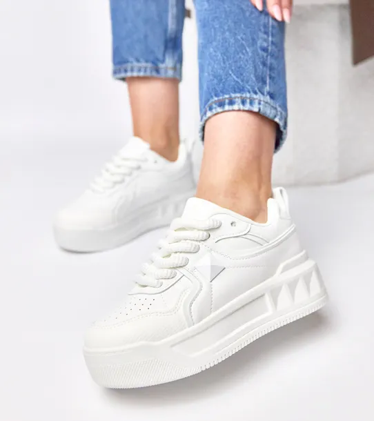 biale-sneakersy-na-platformie-alessandra-ocieplenie-nie