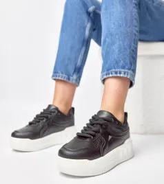 czarne-sneakersy-na-platformie-alessandra