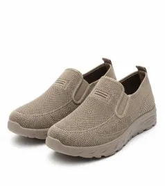 brazowe-wsuwane-meskie-sneakersy-sebastian