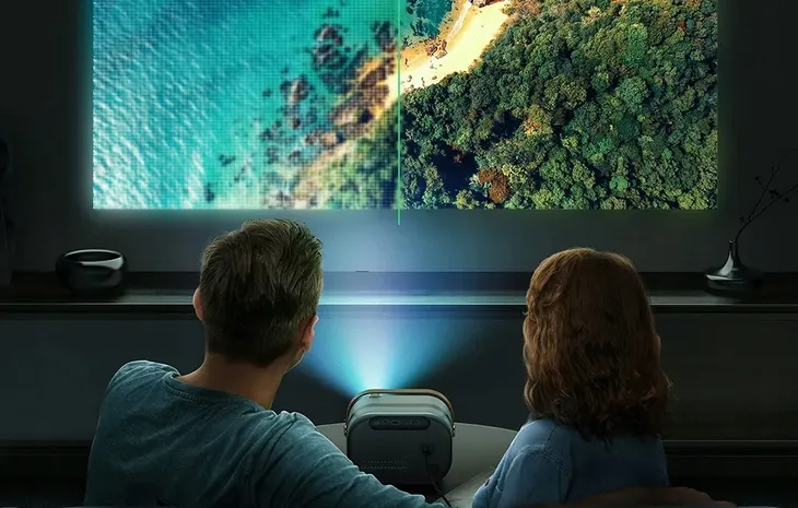 rzutnik-mini-projektor-blitzwolf-bw-v2-bialy-zalaczone-wyposazenie-instrukcja-obslugi-kabel-zasilajacy-pilot-zdalnego-sterowania-podstawka-projektor