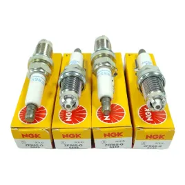 4x-swieca-zaplonowa-ngk-a3-8p-octavia-ii-golf-iv-v-polo-iv-1-6-fsi