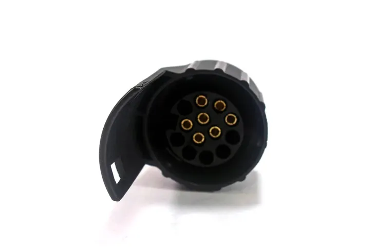 amio-adapter-przejsciowka-haka-7-13-rodzaj-7-pin-13-pin