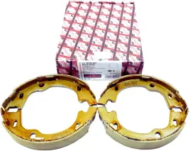 ashika-szczeki-hamulcowe-huyndai-i30-ix35-kia-ceed-reczny