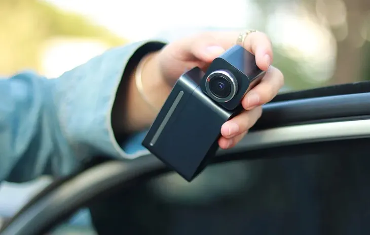 wideorejestrator-utour-c2m-4k-komunikacja-gps-wi-fi