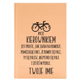 kalendarz-a5-2026-brzoskwiniowy-zabawny-bycie-kierownikiem-jest-proste-wz