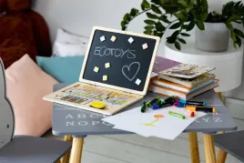 tablica-edukacyjna-magnetyczna-laptop-litery-cyfry