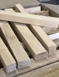 drewno-bukowe-opalowe-drobne-suche-20kg-do-kominka-kozy