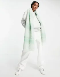 szal-damski-zielony-z-welna-casual-klasyczny-1udu