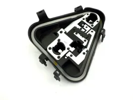 prawa-oprawa-tylnej-lampy-bmw-3-f31-kombi-63217313048-oe