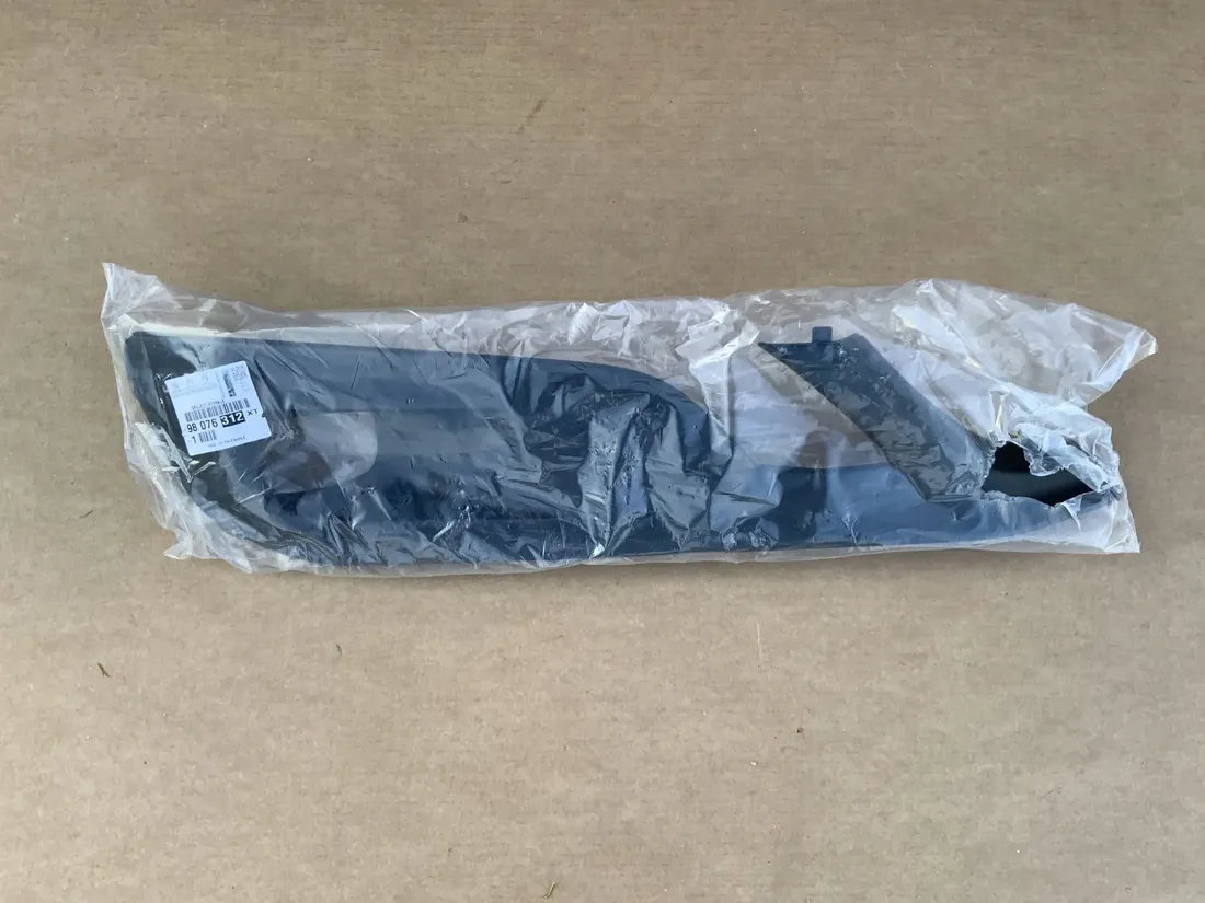 ramka-halogenu-prawa-oryginal-98076312xt-peugeot