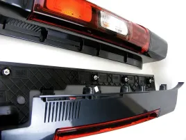 klapa-lampa-tyl-prawy-trafic-iii-vivaro-ii-14