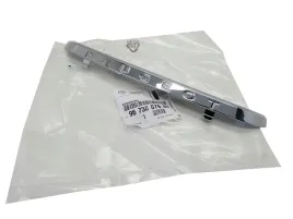 oryg-emblemat-logo-znaczek-grill-atrapa-zderzak-przod-peugeot-208