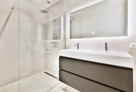 lustro-podswietlane-led-80x60-wodoszczelnosc-ip65-z-wlacznikiem-dotykowym