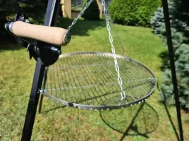 grill-trojnog-ogrodowy-ogniskowy-191-stojak-i-ruszt-nierdzewny-nad-ognisko