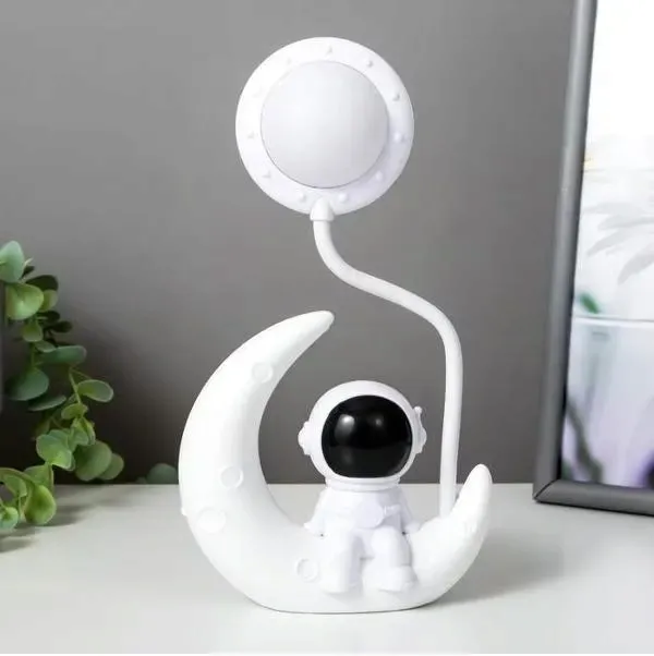 lampka-nocna-dla-dzieci-usb-led-astronauta-biurkowa-do-pokoju-dziecka-rodzaj-gwintu-zintegrowane-zrodlo-led