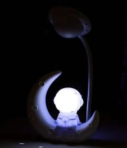 lampka-nocna-dla-dzieci-usb-led-astronauta-biurkowa-do-pokoju-dziecka-stan-opakowania-oryginalne