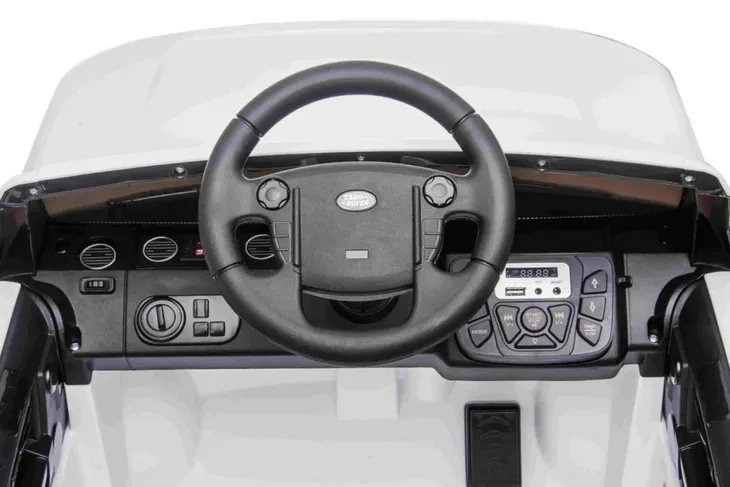 samochod-land-rover-bialy-wiek-dziecka-3-lata