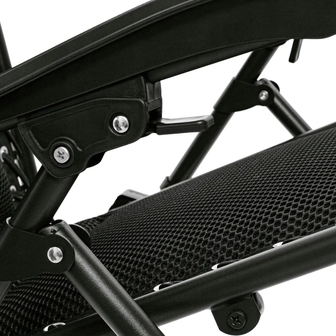 lezak-stal-czarny-tadar