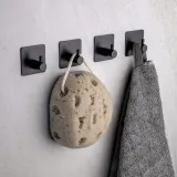 haczyk-bezinwazyjny-interlook-czarny-material-wykonania-stal-nierdzewna