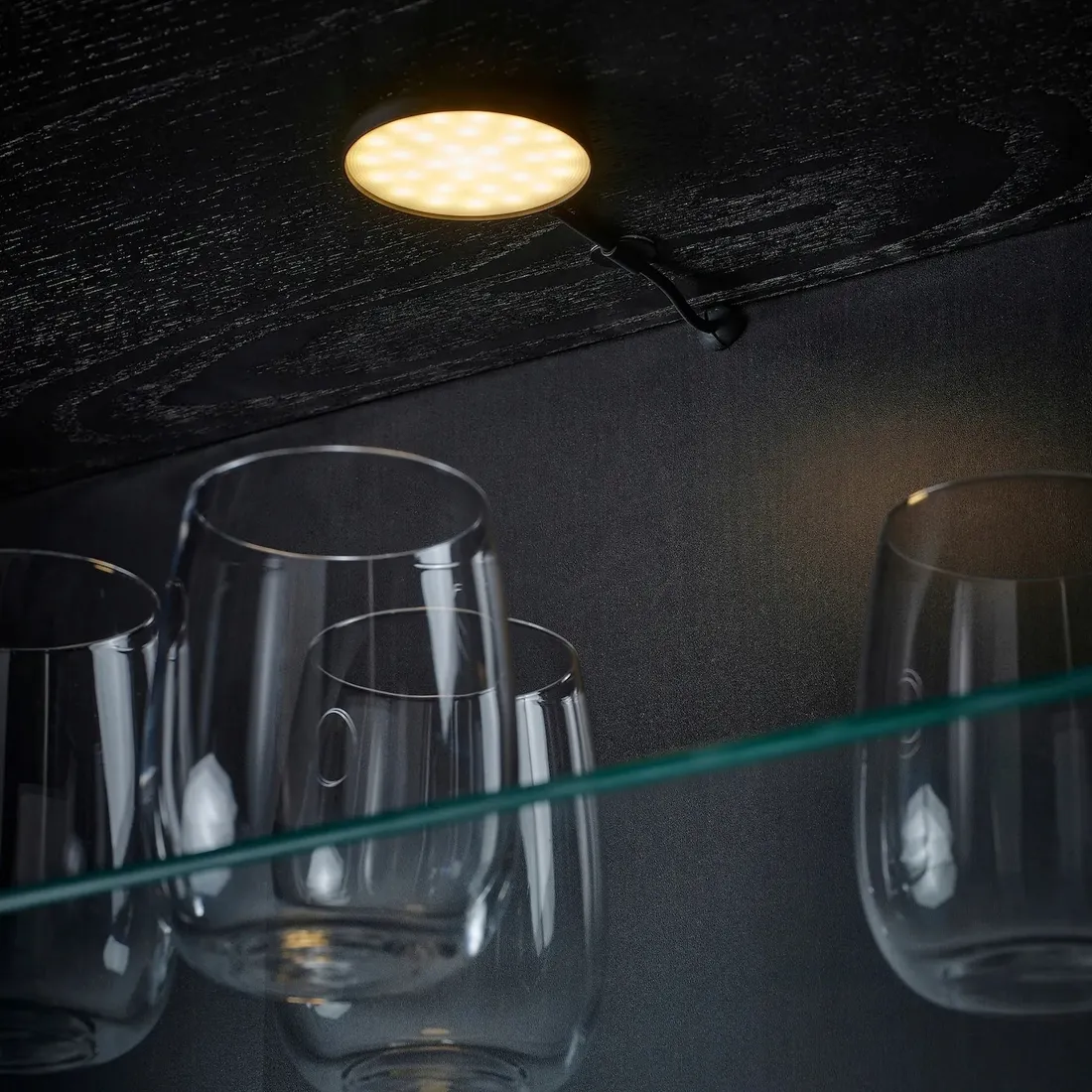 strimsav-reflektor-led-czarny