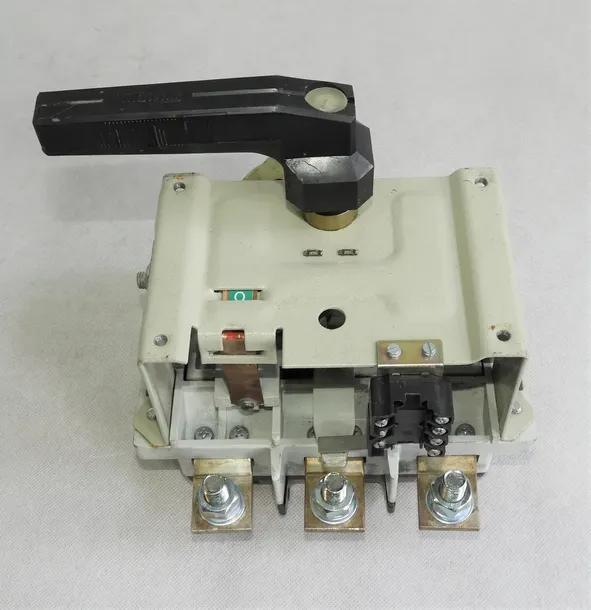 stycznik-legrand-5904182639902-dlugosc-0-mm-waga-z-opakowaniem-7-kg