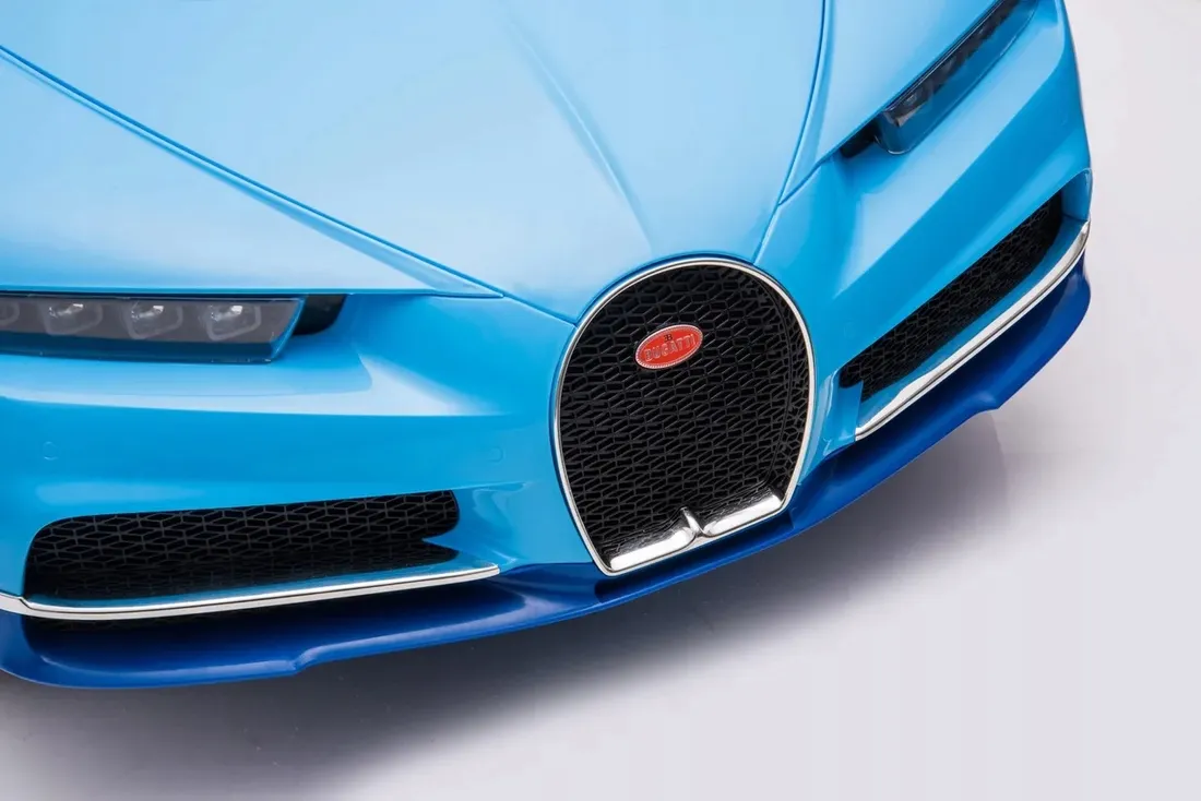 pojazd-bugatti-chiron-niebieski