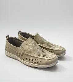 bezowe-mokasyny-meskie-perforowane-finn