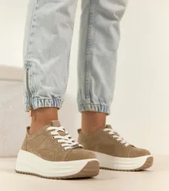bezowe-skorzane-sneakersy-na-platformie-filippo