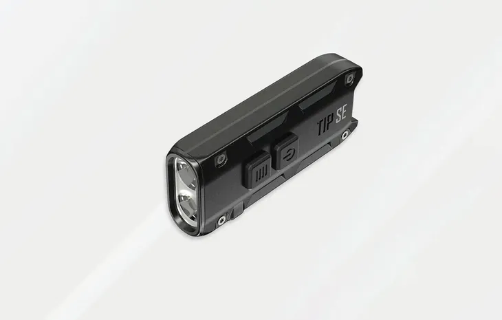 latarka-miniaturowa-nitecore-700-lm-led-maksymalna-sila-swiatla-700-lm