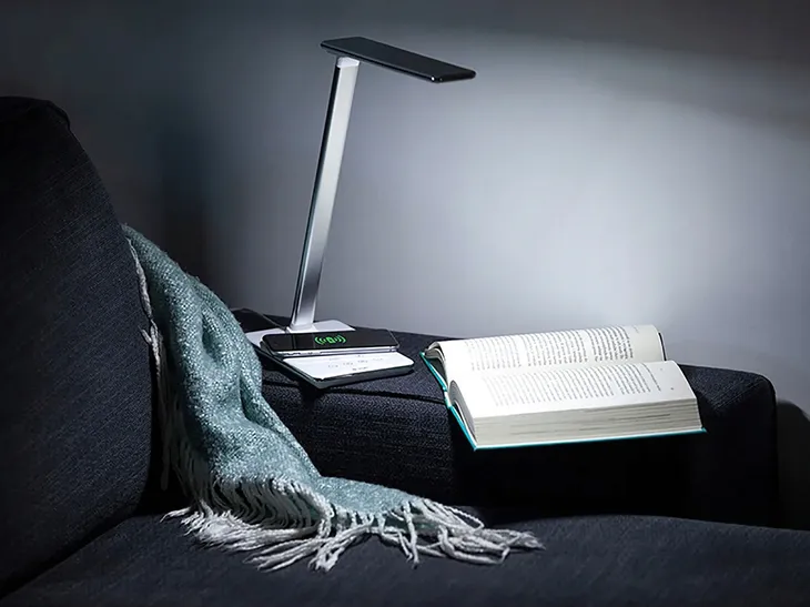 lampka-na-biurko-led-z-ladowarka-bezprzewodowa-iq-zegar-budzik-termometr-maksymalna-moc-pojedynczego-zrodla-swiatla-5-w