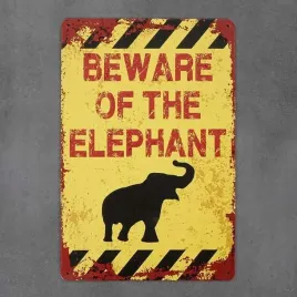 tabliczka-dekoracyjna-metalowa-beware-of-the-elephant